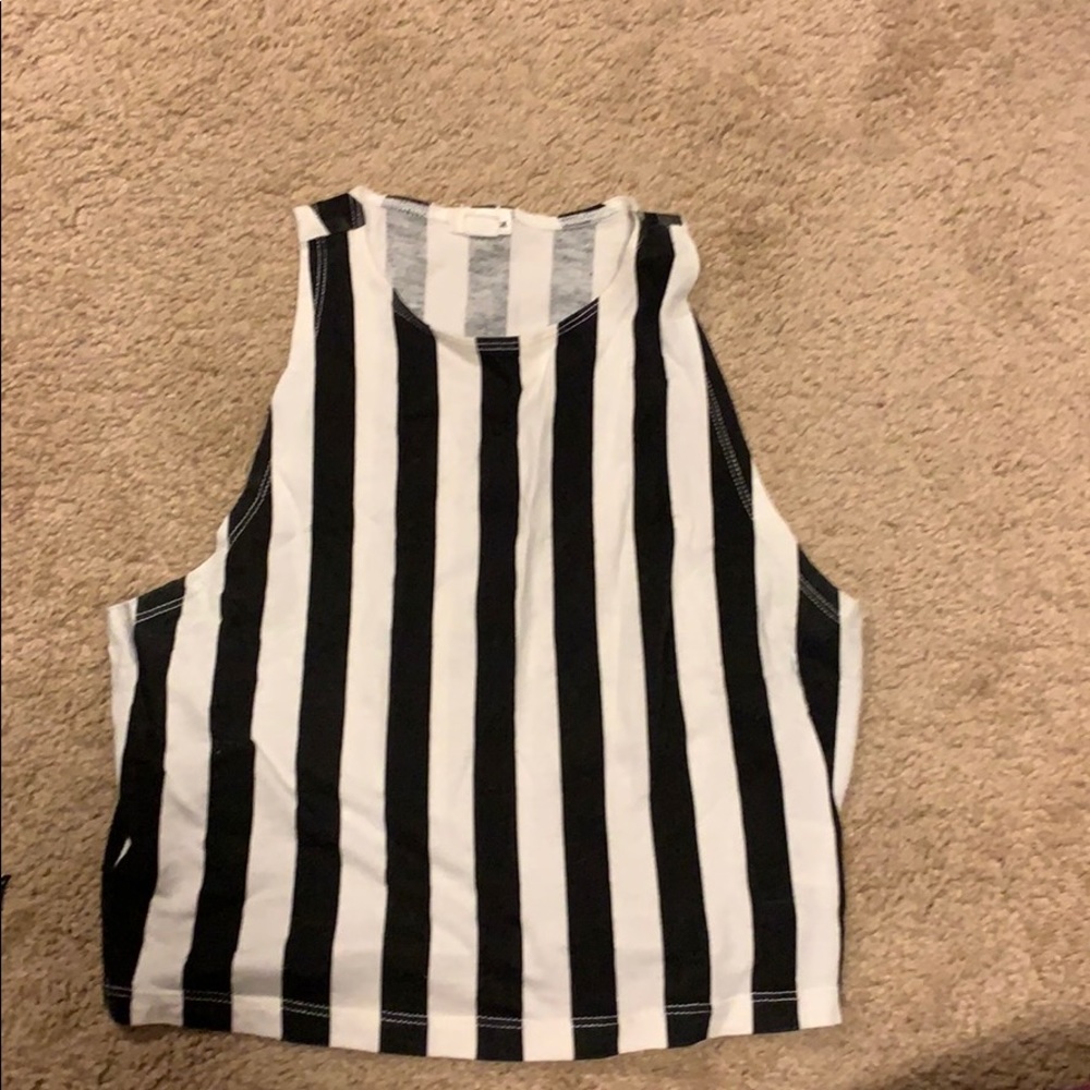 Black and white stripped crop top